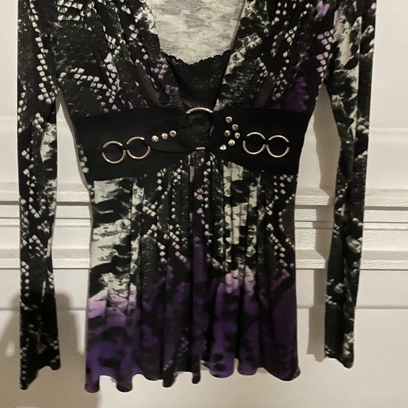 Top - Picture 2 of 2